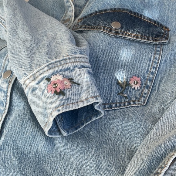 Universal Thread Top - Picture 11 of 12